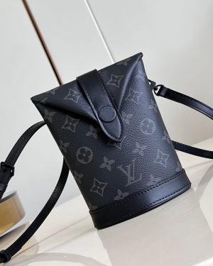 LV Envelope Pouch