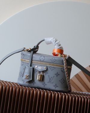 LV Vanity Chain Pouch