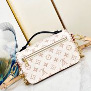 LV Pochette Metis East West