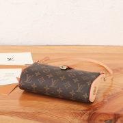LV Pochette Tirette
