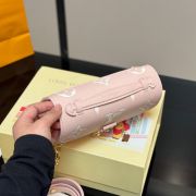 LV Pochette Métis East West