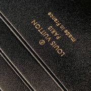 LV Wallet On Chain Capucines